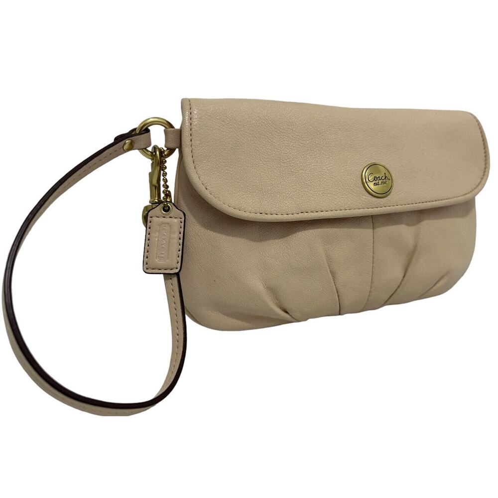 Vintage Coach Wallet Ivory Cream Leather Wristlet